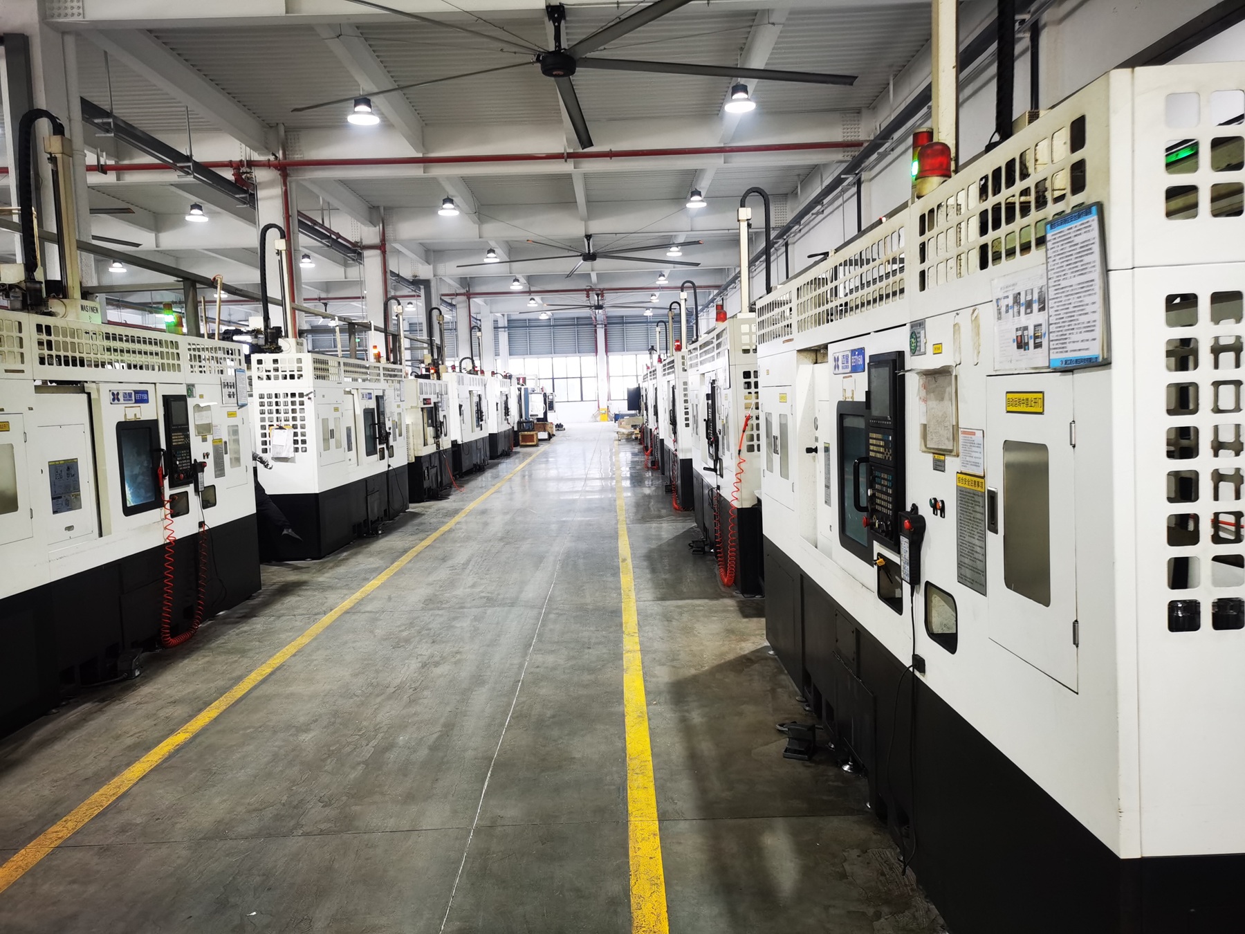 Changsha Younglee Machinery workshop and production area
